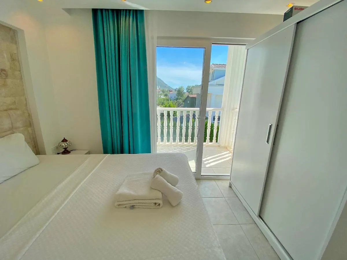 Villa White House, 4 Bedroom, Large Private Pool, Close To Amenities Fethiye